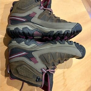 Women's Outdoor Hiking Boots